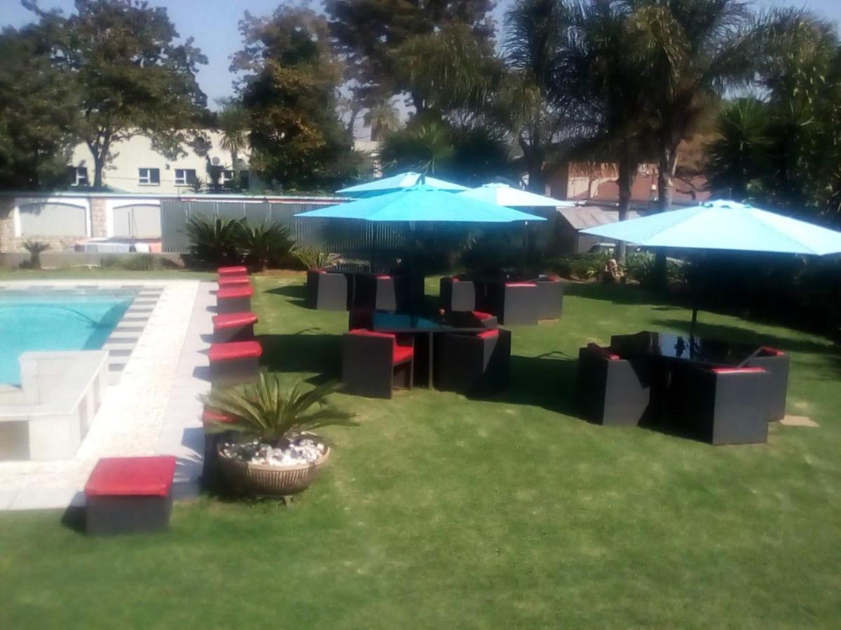 Africa Paradise - Or Tambo Airport Boutique Hotel Беноні Екстер'єр фото